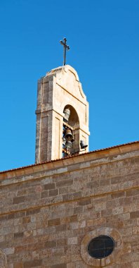   antika Kilisenin çan açık gökyüzünde