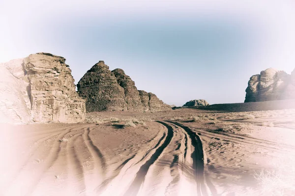 Nel deserto sabbia e montagna avventura destinazione — Foto Stock