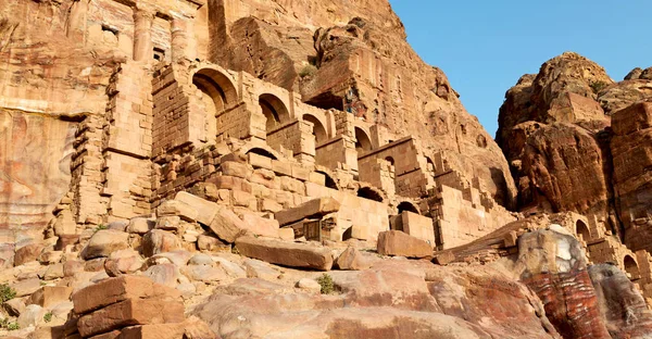 Ürdün'de petra antik sitenin kabirde — Stok fotoğraf