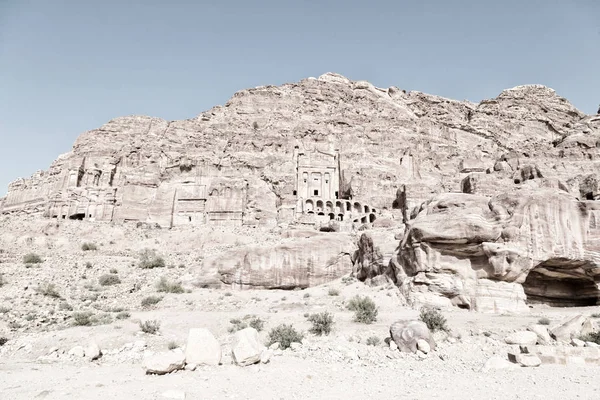 Tomba nell'antico sito di petra in jordan — Foto Stock