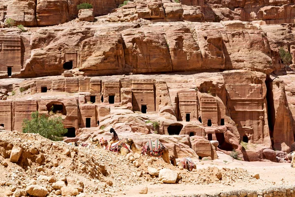 Grav i den antika platsen av petra i Jordanien — Stockfoto