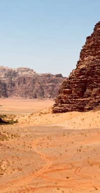 Çölde kum ve dağ macera hedef