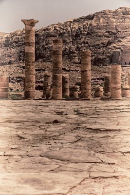  antika sokak tam varlıkları ve sütunlar