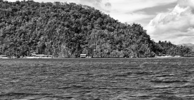 bir tekne güzellikler kıyı şeridi deniz ve rock 