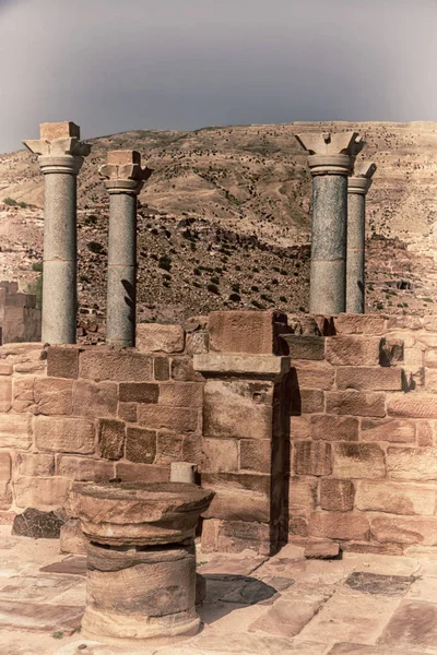 A vista dos monumentos das ruínas da igreja — Fotografia de Stock