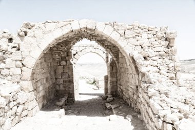 eski kast ve kulesine gökyüzünde