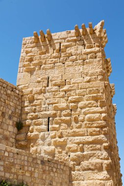 eski kast ve kulesine gökyüzünde