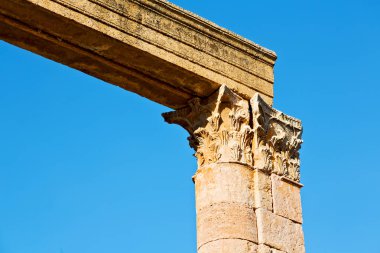 Antik sütun ve Arkeolojik Sit klasik miras 