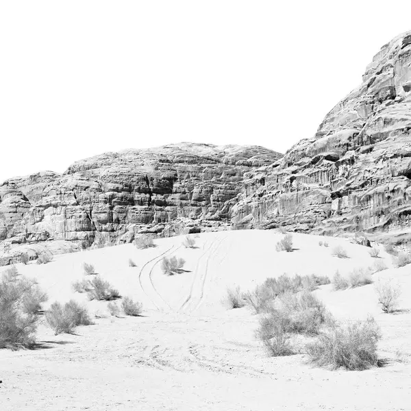 Çölde kum ve dağ macera hedef