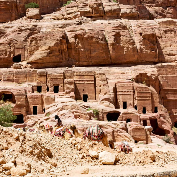 Grav i den antika platsen av petra i Jordanien — Stockfoto