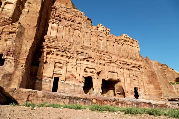 Grab in der antiken Stätte von Petra in Jordanien — Stockfoto
