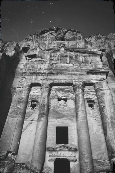 ヨルダンのペトラのアンティーク サイト内墓 — ストック写真