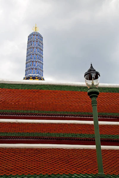 Таиланд Бангкок храм абстрактный крест цвета уличной лампы — стоковое фото