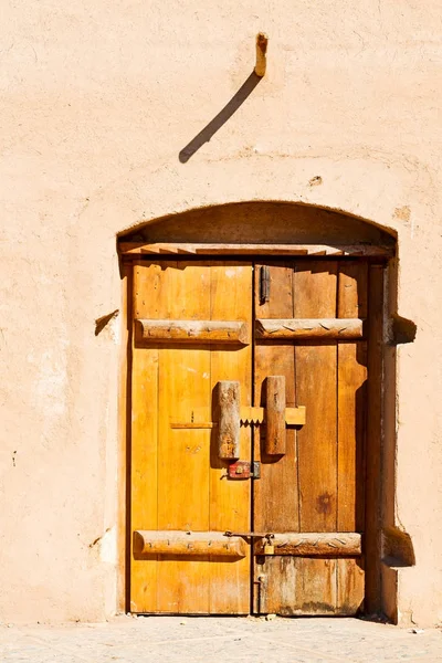 İran eski ahşap kapı