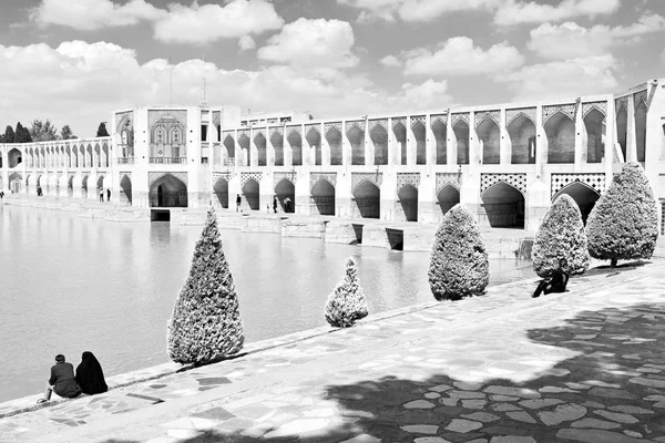 Iránban a régi híd és a folyó — Stock Fotó
