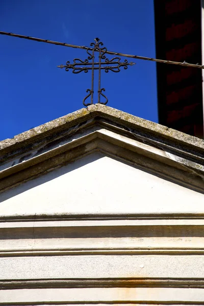 Aumentou a janela itália lombardia a telha de sumirago — Fotografia de Stock