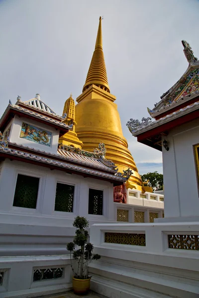 Asya Tayland bangkok bitki din gökyüzü ve renkler 