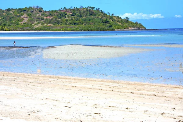 Hermosa Playa Andilana Algas Océano Índico Madagascar Montaña Arena Isla — Foto de Stock