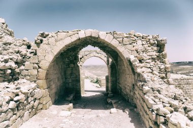 eski kast ve kulesine gökyüzünde