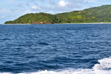   Tekne ve Pasifik Okyanusu görünümünden   