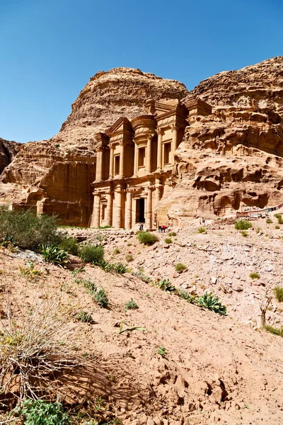 페트라 요르단은 수도원의 골동품 사이트 — 스톡 사진