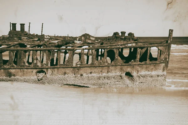 Das antike rostige und beschädigte Boot und die Korrosion — Stockfoto