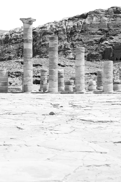 Petra Jordan Antigua Calle Llena Columnas Patrimonio Arquitectónico — Foto de Stock