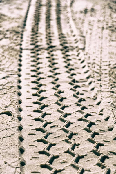 Truck Tires Tracks Sand Beach Dayitme — Stock Photo, Image