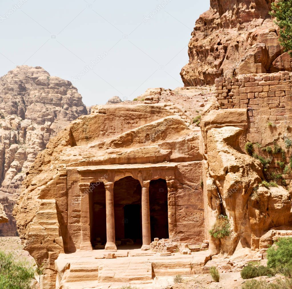 tomb in the antique site of petra in jordan 