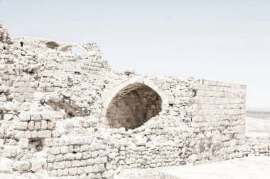 eski kast ve kulesine gökyüzünde