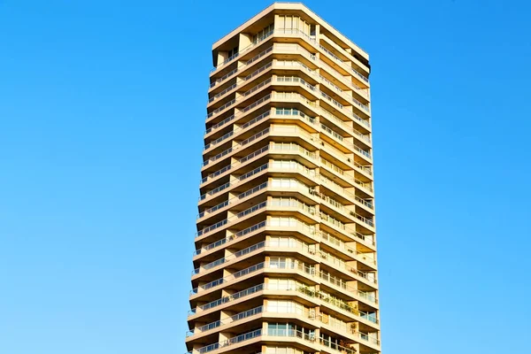 El rascacielos y la terraza ventana como abstracto —  Fotos de Stock