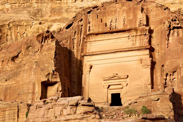 Τάφος Στην Παλαιά Τοποθεσία Της Πέτρας Στην Ιορδανία Όμορφη Κατάπληξη — Φωτογραφία Αρχείου