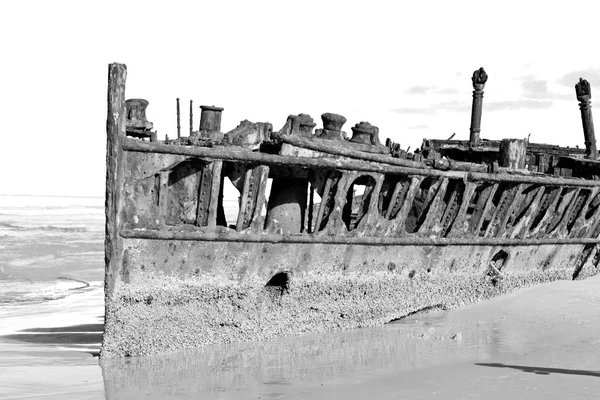 Az antik rozsdás és damagede hajó és a korrózió — Stock Fotó