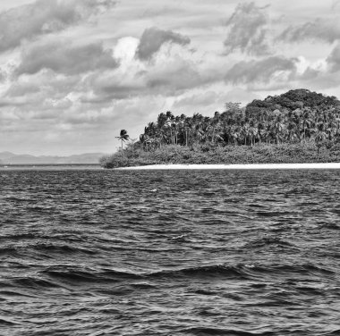 bir tekne güzellikler kıyı şeridi deniz ve rock 