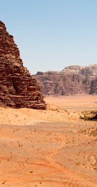 wadi rum çöl Ürdün kum ve dağ macera destinatio