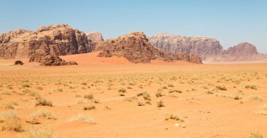 wadi rum çöl Ürdün kum ve dağ macera destinatio