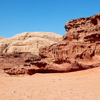 wadi rum çöl Ürdün kum ve dağ macera destinatio