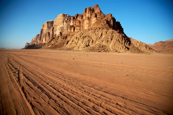 No deserto areia e montanha aventura destino — Fotografia de Stock