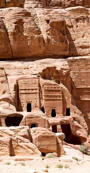 Ürdün'de petra antik sitenin kabirde — Stok fotoğraf