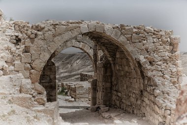 eski kast ve onun kalıntıları gökyüzünde