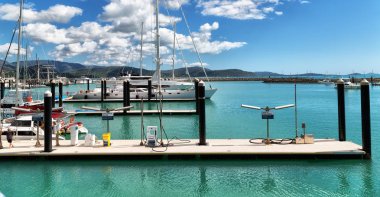 Avustralya Airlie Beach ve İskele Okyanusu yakın tekne