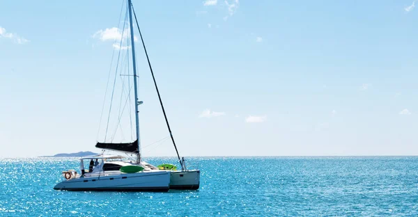 Australien Fraser Island Und Ein Katamaran Ozean Wie Eine Luxuskreuzfahrt — Stockfoto