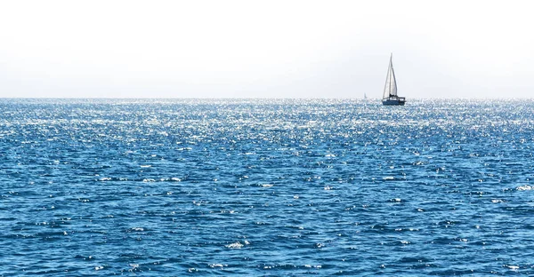 Στην Αυστραλία Fraser Island Και Ένα Καταμαράν Στο Ωκεανό Όπως — Φωτογραφία Αρχείου