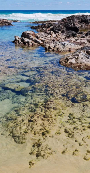 Ilha Austrália Fraser Praia Perto Das Rochas Onda Oceano — Fotografia de Stock