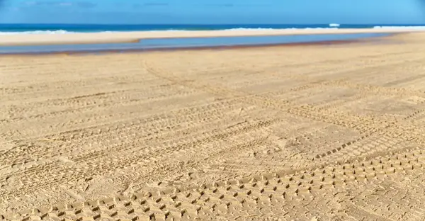 Στην Αυστραλία Νήσος Φρέιζερ Και Άμμος Κομμάτι Από Αυτοκίνητα Κοντά — Φωτογραφία Αρχείου