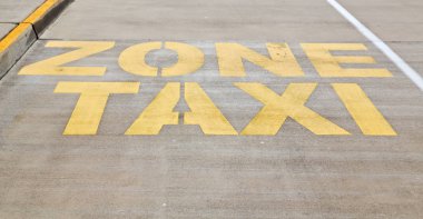 Avustralya'da yolun asfalt bilgi taxy bölge için boyalı