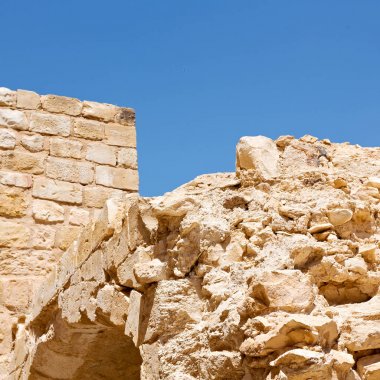 Jordan'ın eski kast kül shubak ve onun Kulesi gökyüzünde