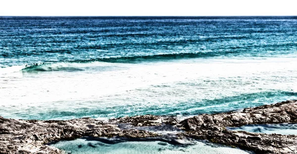 Ilha Austrália Fraser Praia Perto Das Rochas Onda Oceano — Fotografia de Stock