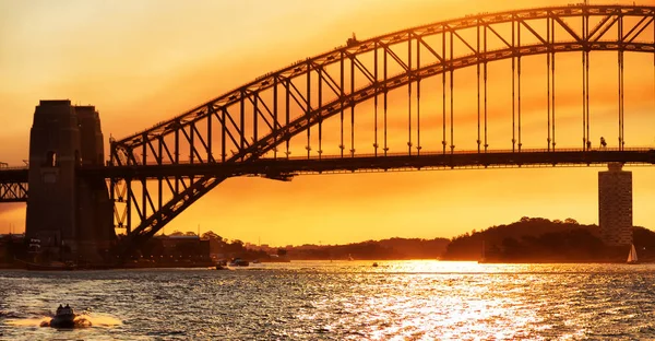 austalia sydney ve gündoğumu Bridge'de Körfezi