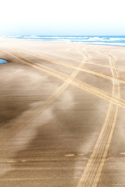 Στην Αυστραλία Νήσος Φρέιζερ Και Άμμος Κομμάτι Από Αυτοκίνητα Κοντά — Φωτογραφία Αρχείου